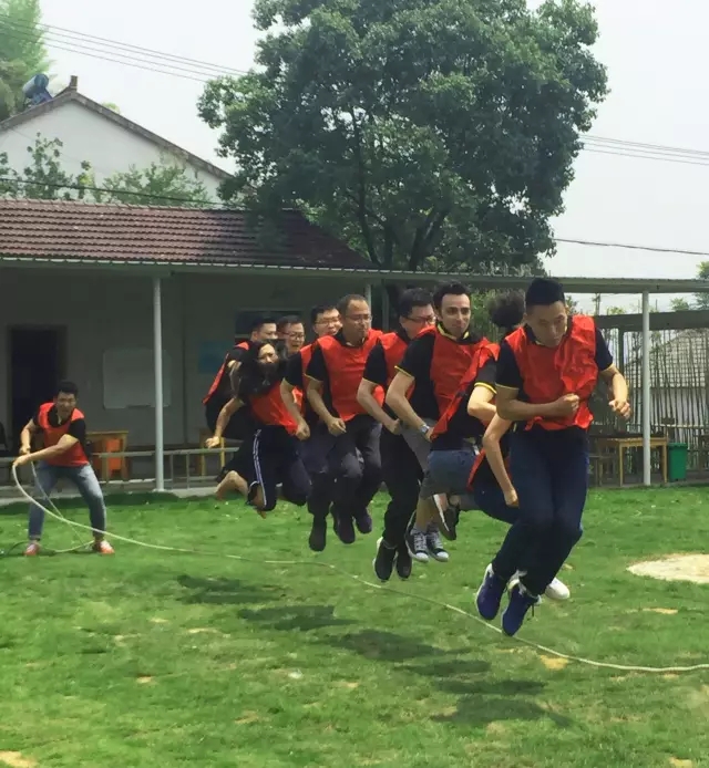 “向梦想出发” yl6809永利销售团建活动完善绽放