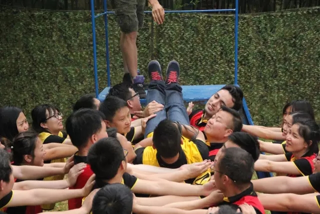 “向梦想出发” yl6809永利销售团建活动完善绽放